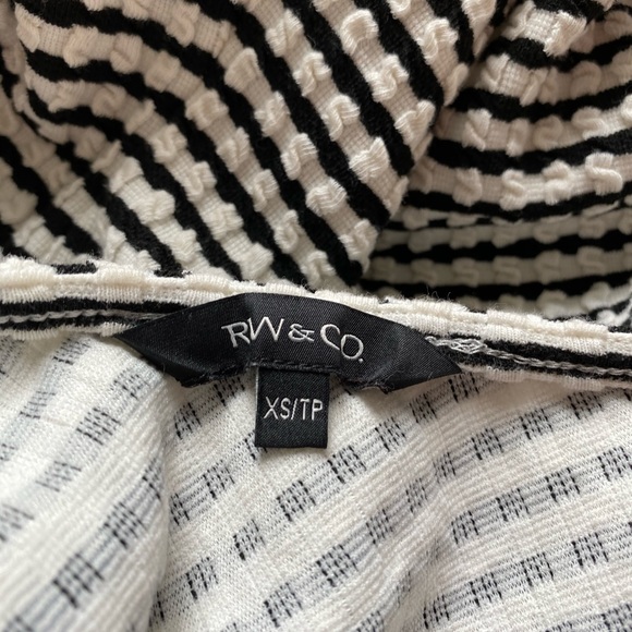 RW&CO blouse black/white stripe one shoulder - Picture 3 of 3